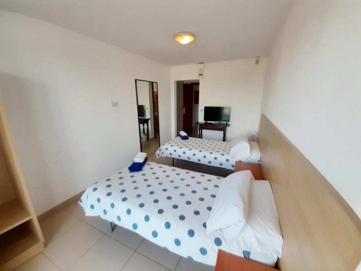 Hostal Mozaik Lloret Льорет-де-Мар Екстер'єр фото