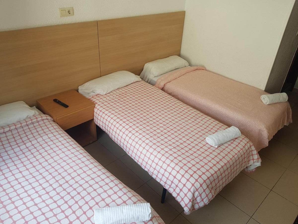Hostal Mozaik Lloret Льорет-де-Мар Екстер'єр фото