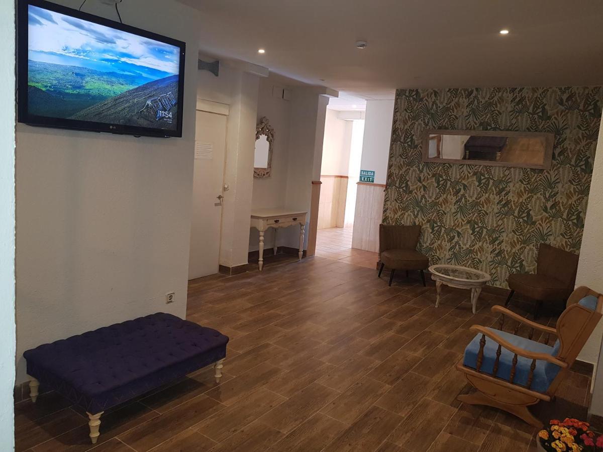 Hostal Mozaik Lloret Льорет-де-Мар Екстер'єр фото