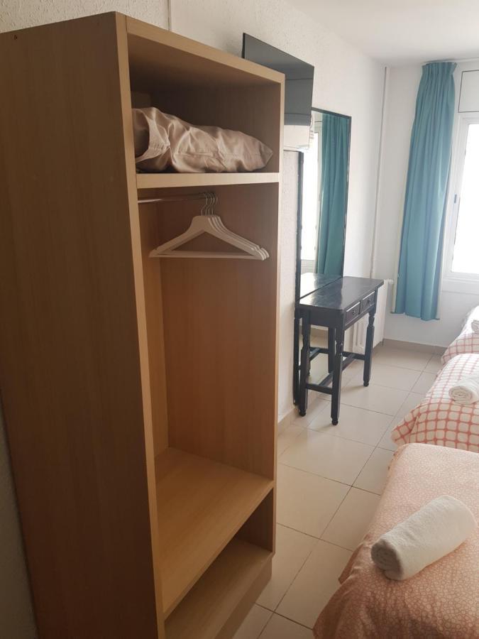 Hostal Mozaik Lloret Льорет-де-Мар Екстер'єр фото